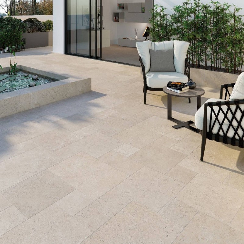 Effet pierre - carrelage travertin opus OTSUNY AVORIO multiformat antidérapant R11