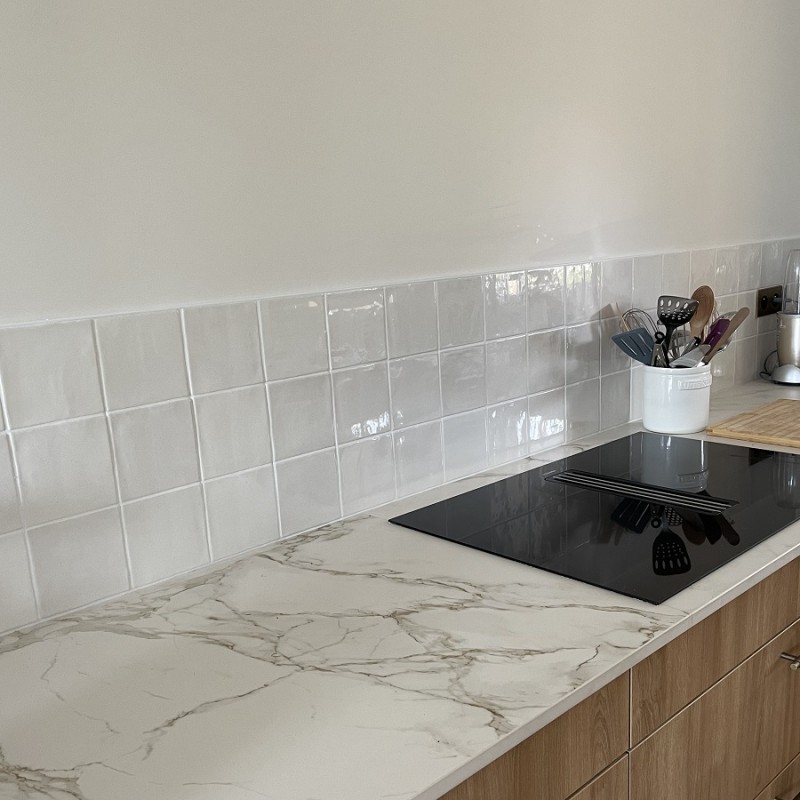 Zellige - Carrelage effet zellige 13x13cm FADO WHITE effet métallique