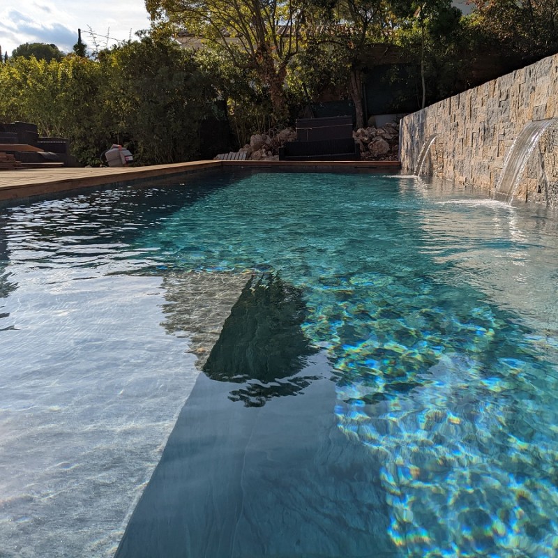 Piscine - Carrelage Bali Prestige Grey 30x60 cm pierre volcanique gris