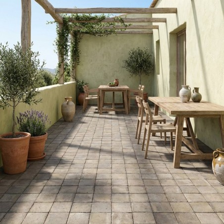 Terre cuite faite à la main...