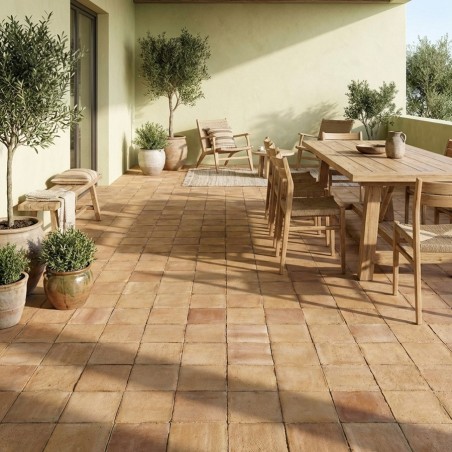 Terre cuite faite à la main...