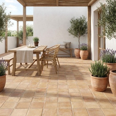 Terre cuite faite à la main...