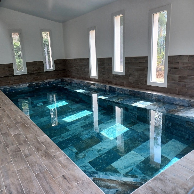 Piscine - Carrelage BALI BLUE 30x60 cm EFFET PIERRE DE BALI
