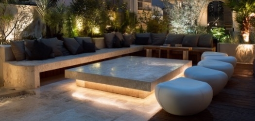 Installer un éclairage intégré dans une terrasse sur plots : mode d’emploi