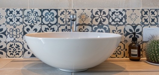 Carreaux de ciment vs imitation : comment choisir ?