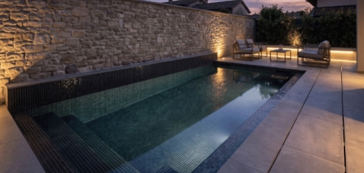 Mini piscine 2x2 : le petit bassin idéal pour les espaces réduits