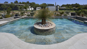 Tendance carrelage piscine grand format